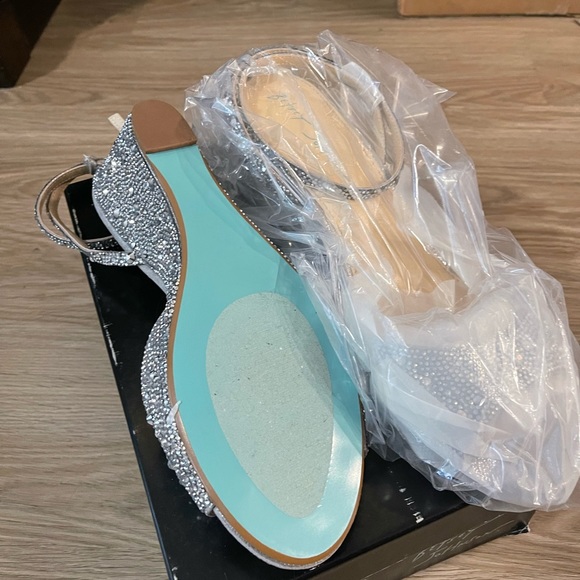 Betsy Johnson SB-ELORA SILVER shoes - Picture 5 of 5